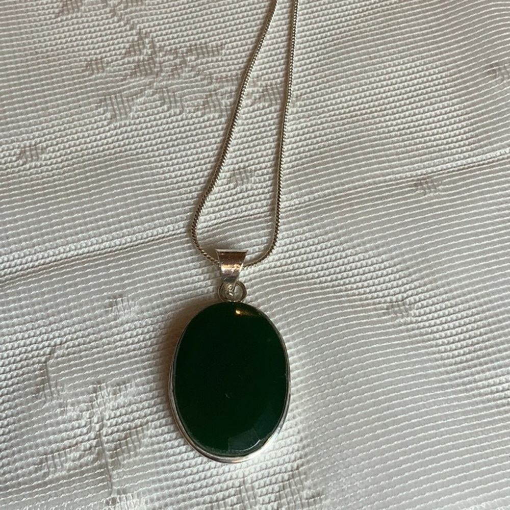 Elegant Green Pendant Necklace